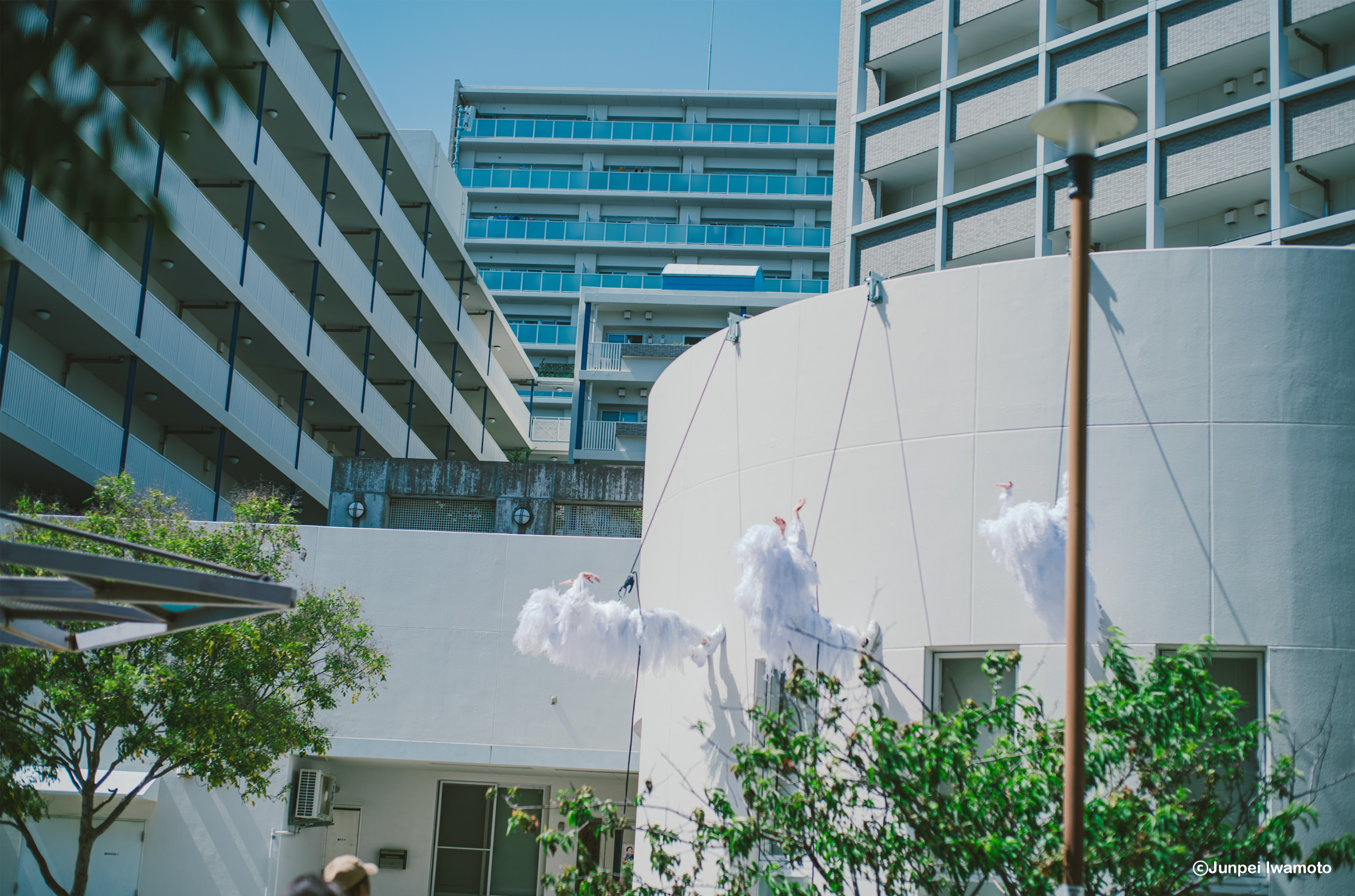 A comical and thrilling street☆aeril☆physical performance for adults and children!