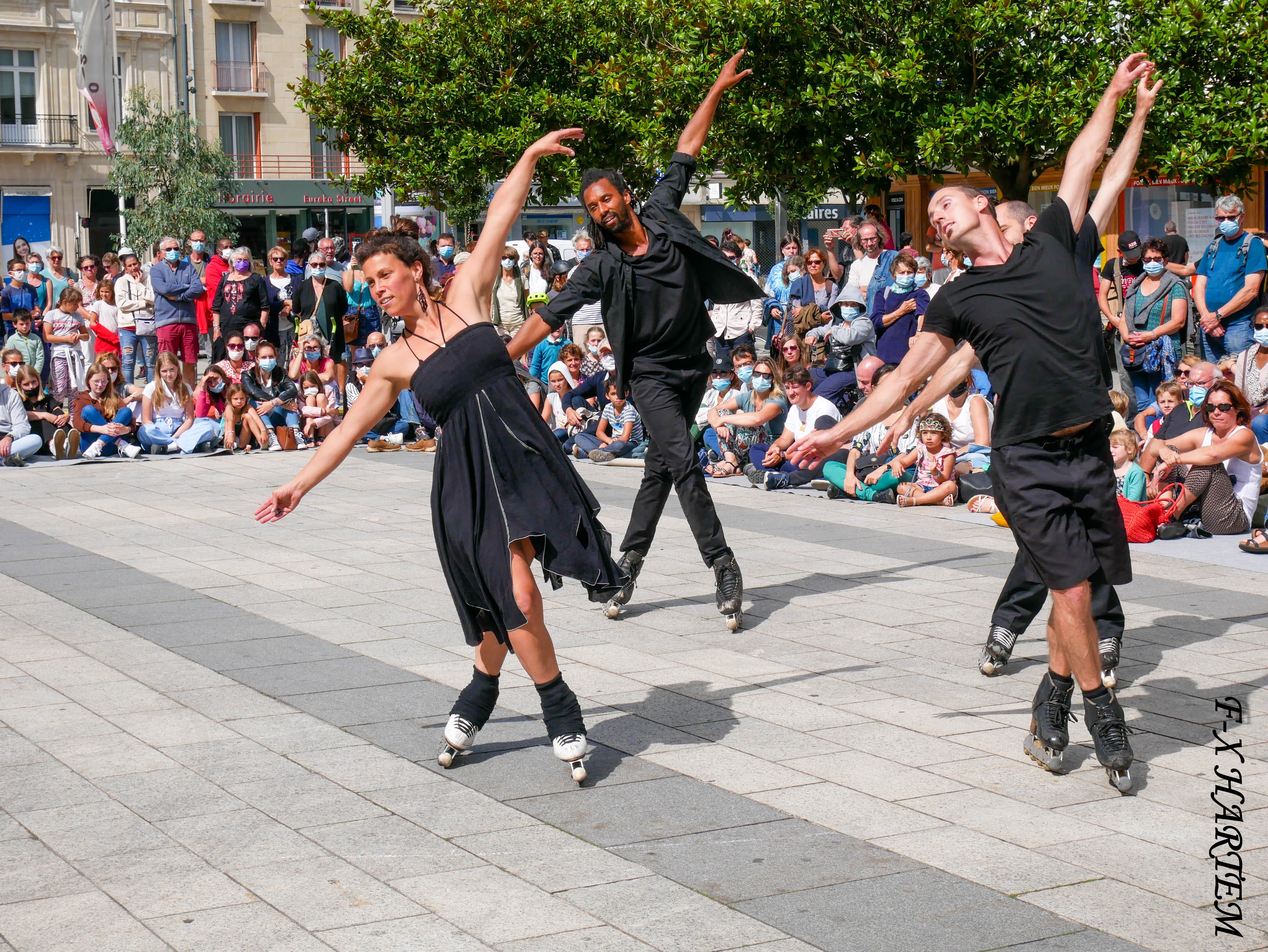 Four virtuosic figure skaters and one cellist team up on roller skates to dance the pure joy of glide.