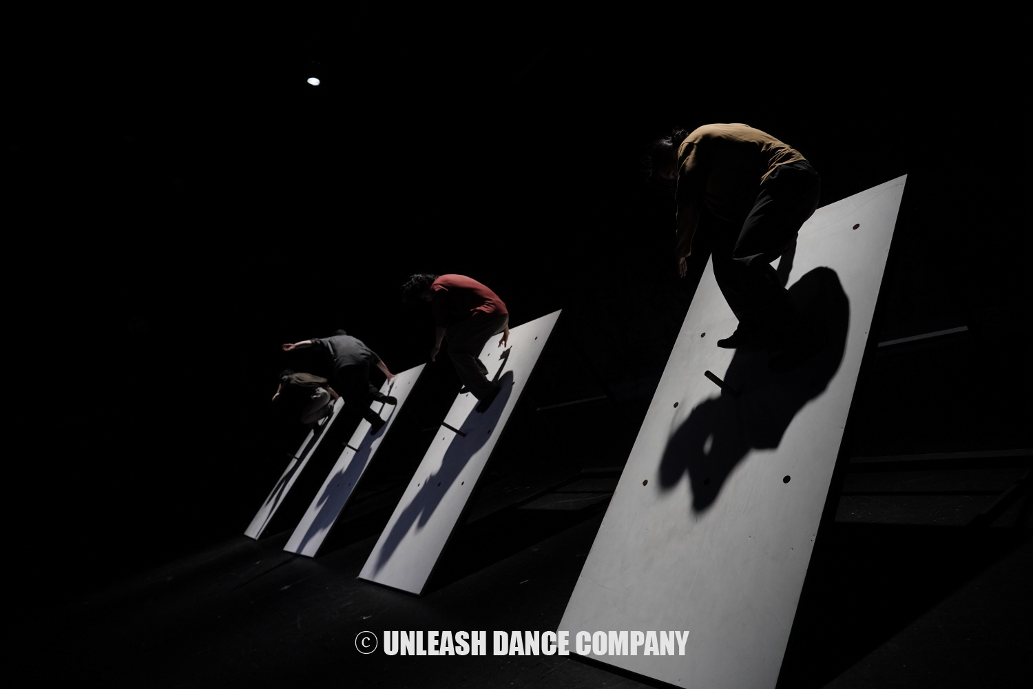 Contemporary Dance X Sports: Urban Climbing with a Live Band!